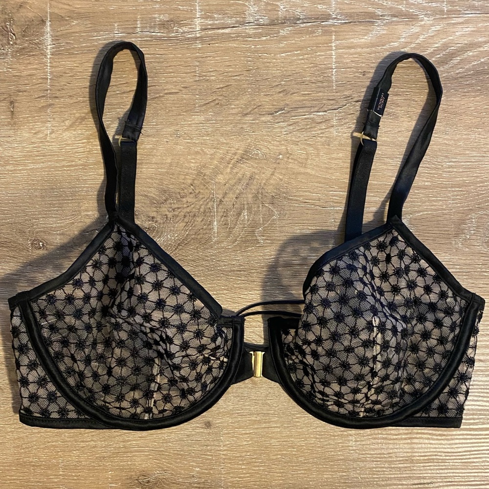 NWOT- Victoria’s Secret bra